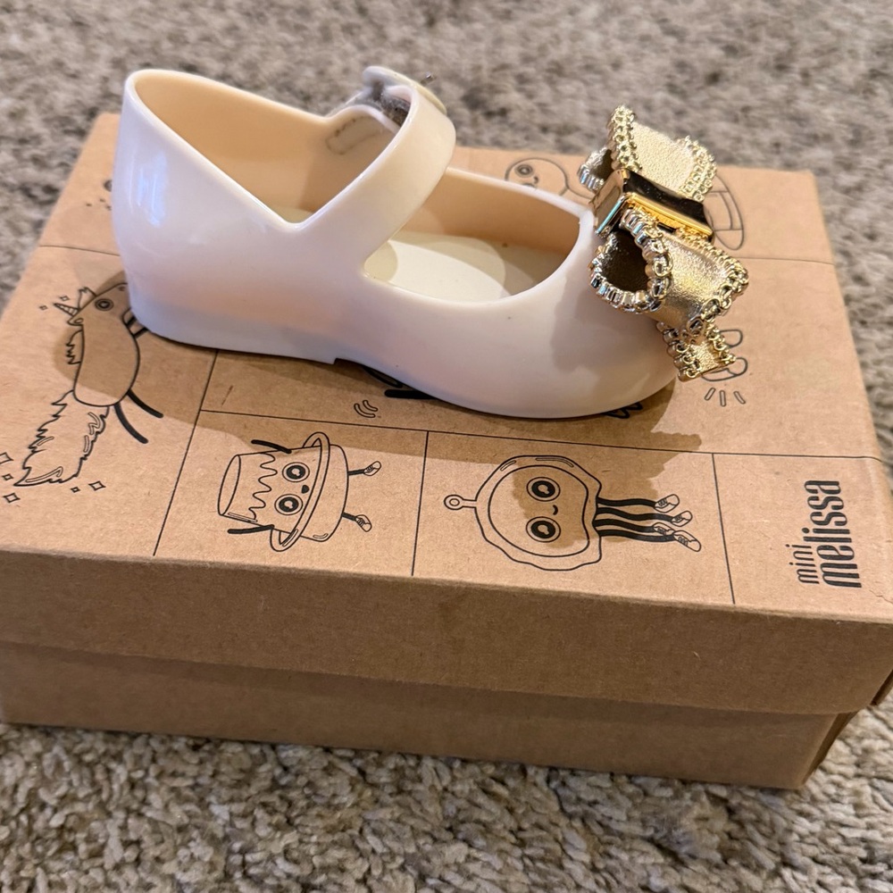 Mini Melissa Cream Shoes with Gold Bow